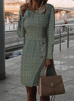 Cargar imagen en el visor de la galería, Casual Geometric Pencil Round Neckline Sheath Dress
